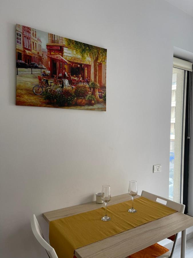 Pearl Luxury Apartment Near Presidential Palace Boekarest Buitenkant foto