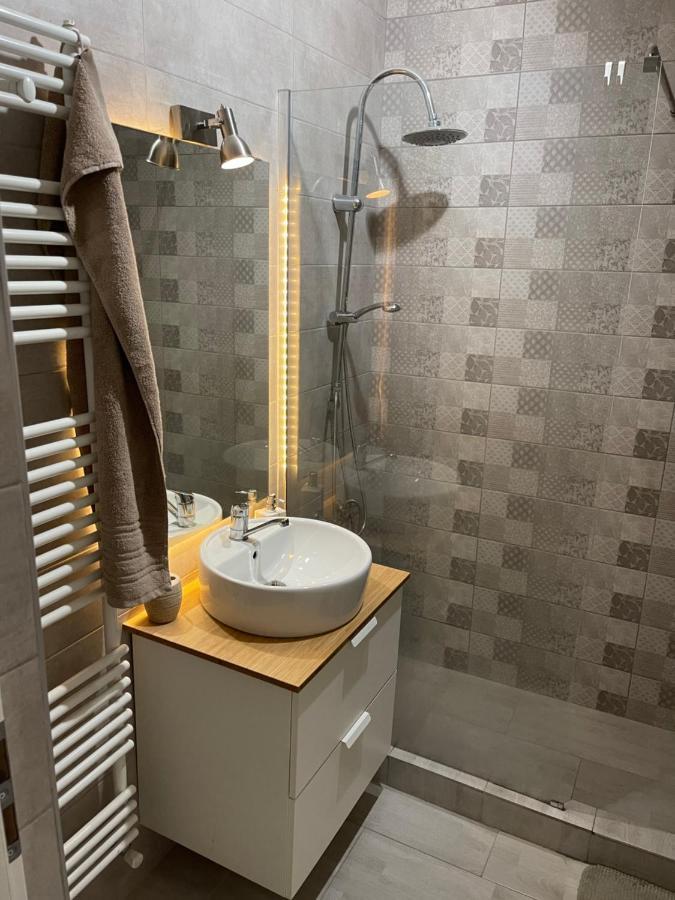 Pearl Luxury Apartment Near Presidential Palace Boekarest Buitenkant foto