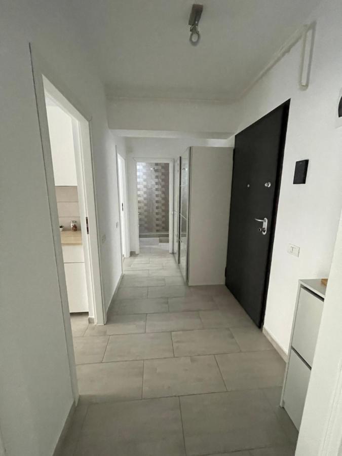 Pearl Luxury Apartment Near Presidential Palace Boekarest Buitenkant foto