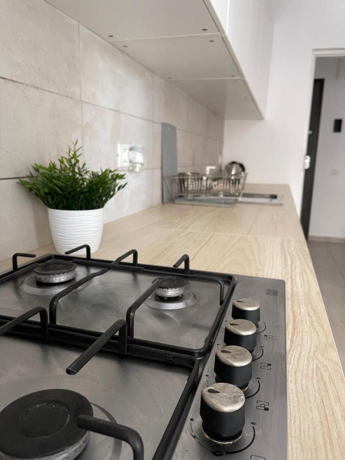 Pearl Luxury Apartment Near Presidential Palace Boekarest Buitenkant foto
